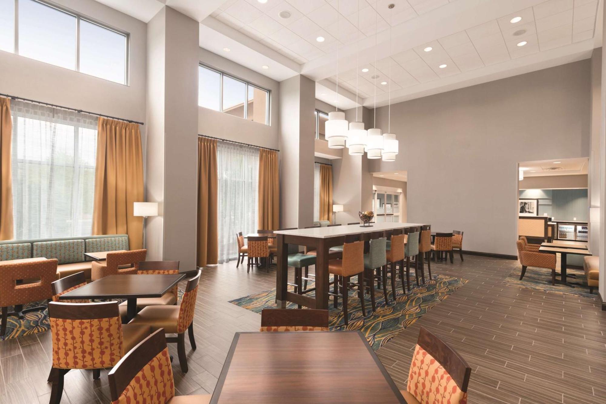 Hampton Inn & Suites - Deland Exterior foto